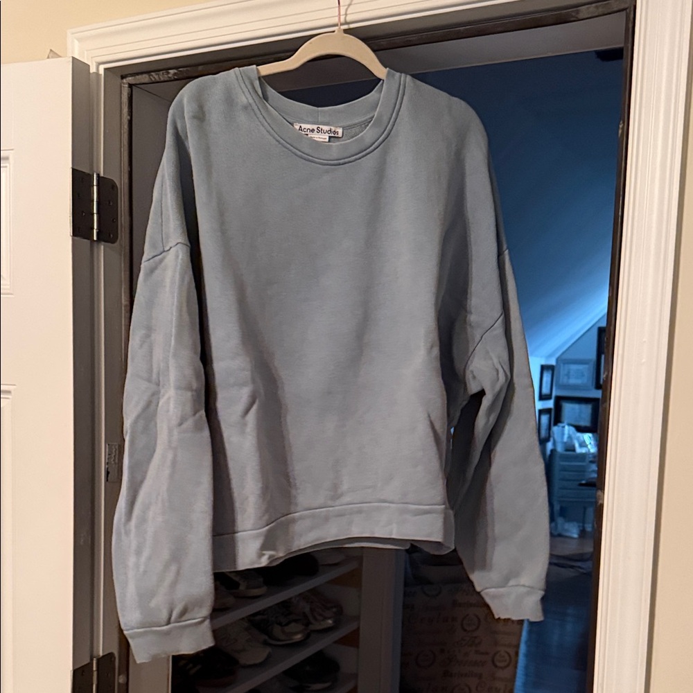 Gently worn acne studios sweatshirt. Medium. As seen on Arielle charnes.